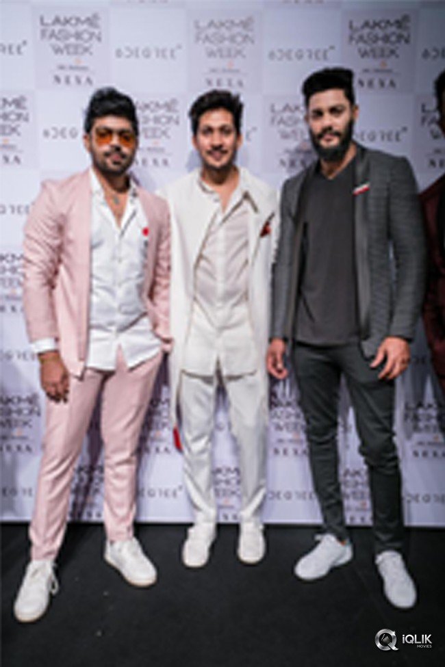 Mr-World-Rohit-Khandelwal-at-Lakme-Fashion-Week-By-Raamz